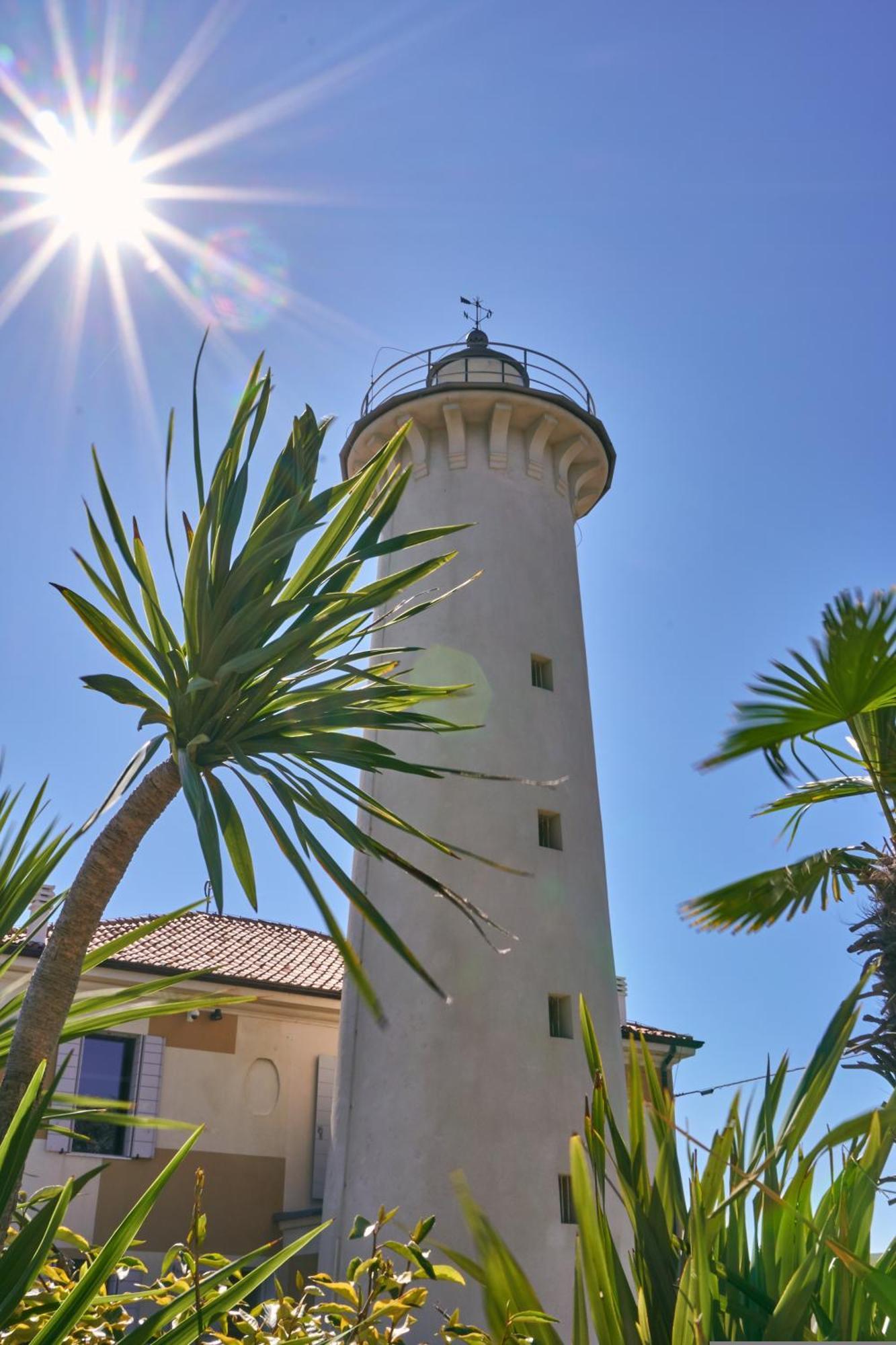 Amazing Villa With Private Garden In Bibione Exteriör bild